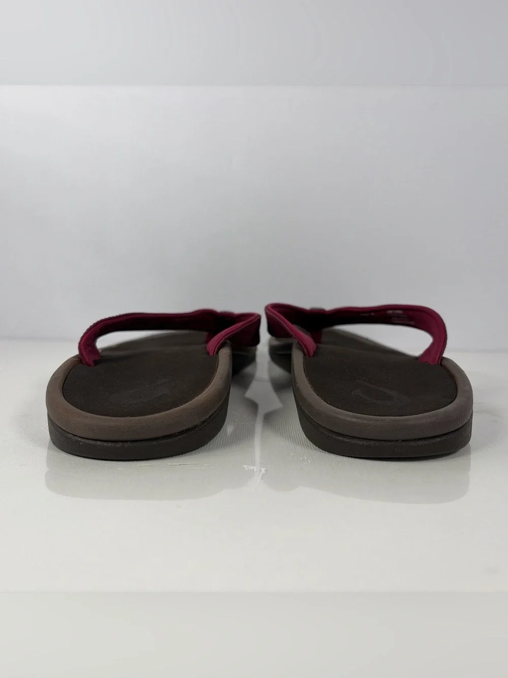 OluKai Ohana-W Women’s Flip Flop Sandals Size 10 Pink Burgundy Brown Comfort